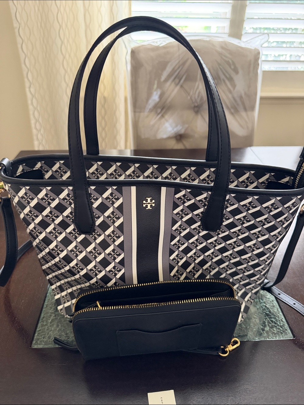 Tory Burch Black and White Geometric Logo Tote with Matching Wallet - Picture 7 of 15